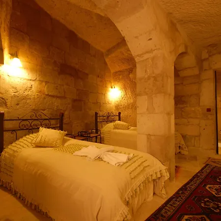 Hotel Century Cave 2*