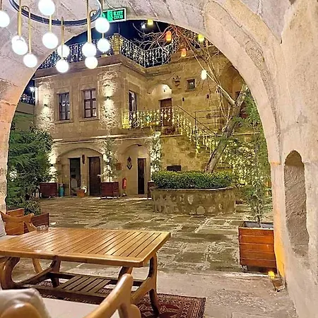 מלון Century Cave 3*