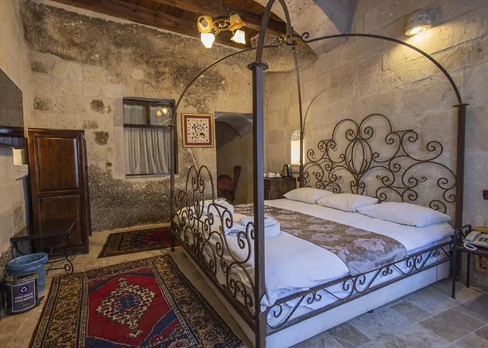 Hotel Century Cave 2*