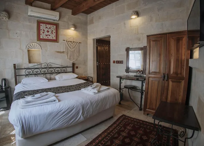 Hotel Century Cave 2*