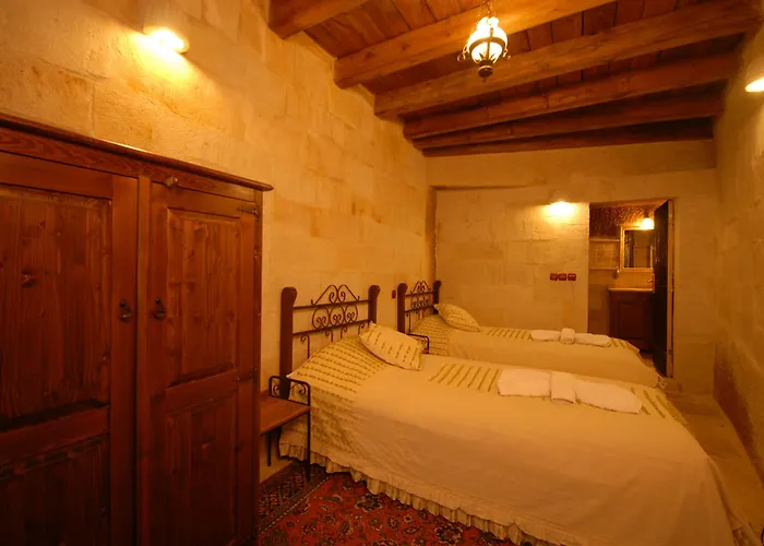 Hotel Century Cave 2*